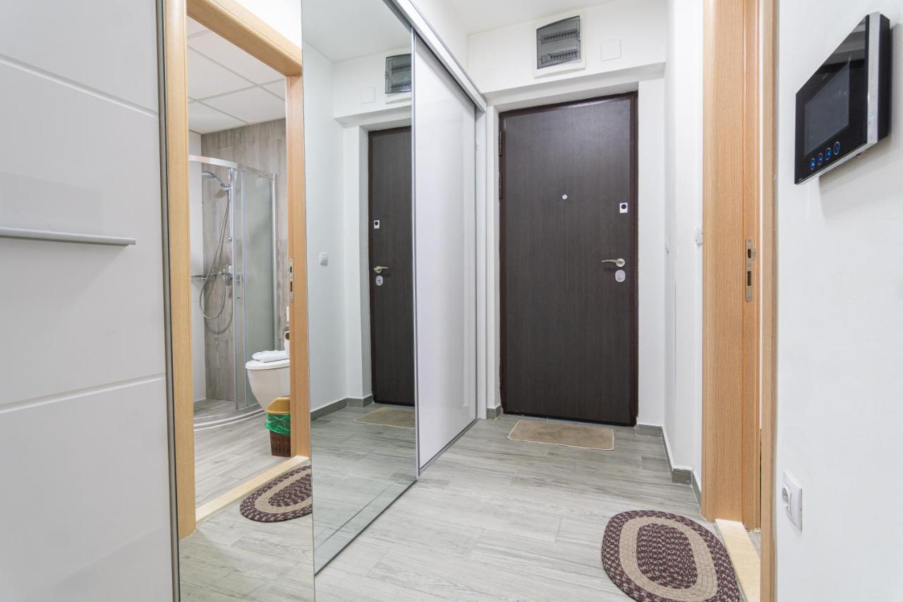 Luxury ǀ Apartments ǀ Residential Building ǀ Wifi สโกเปีย ภายนอก รูปภาพ