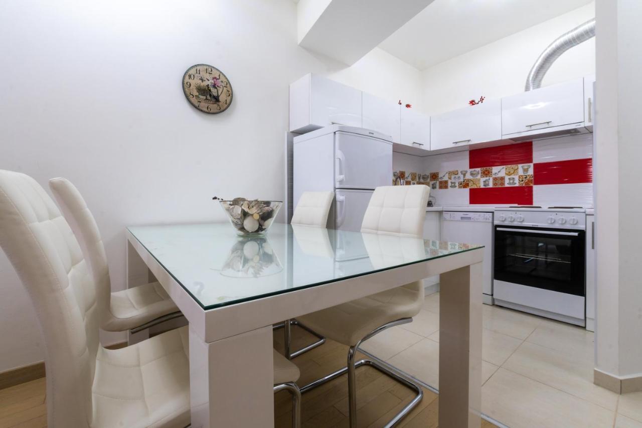 Luxury ǀ Apartments ǀ Residential Building ǀ Wifi สโกเปีย ภายนอก รูปภาพ